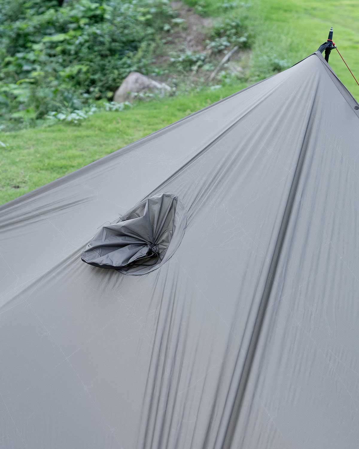 Equinox Ultralite Poncho Shelter|タープ使用時のフード部分詳細