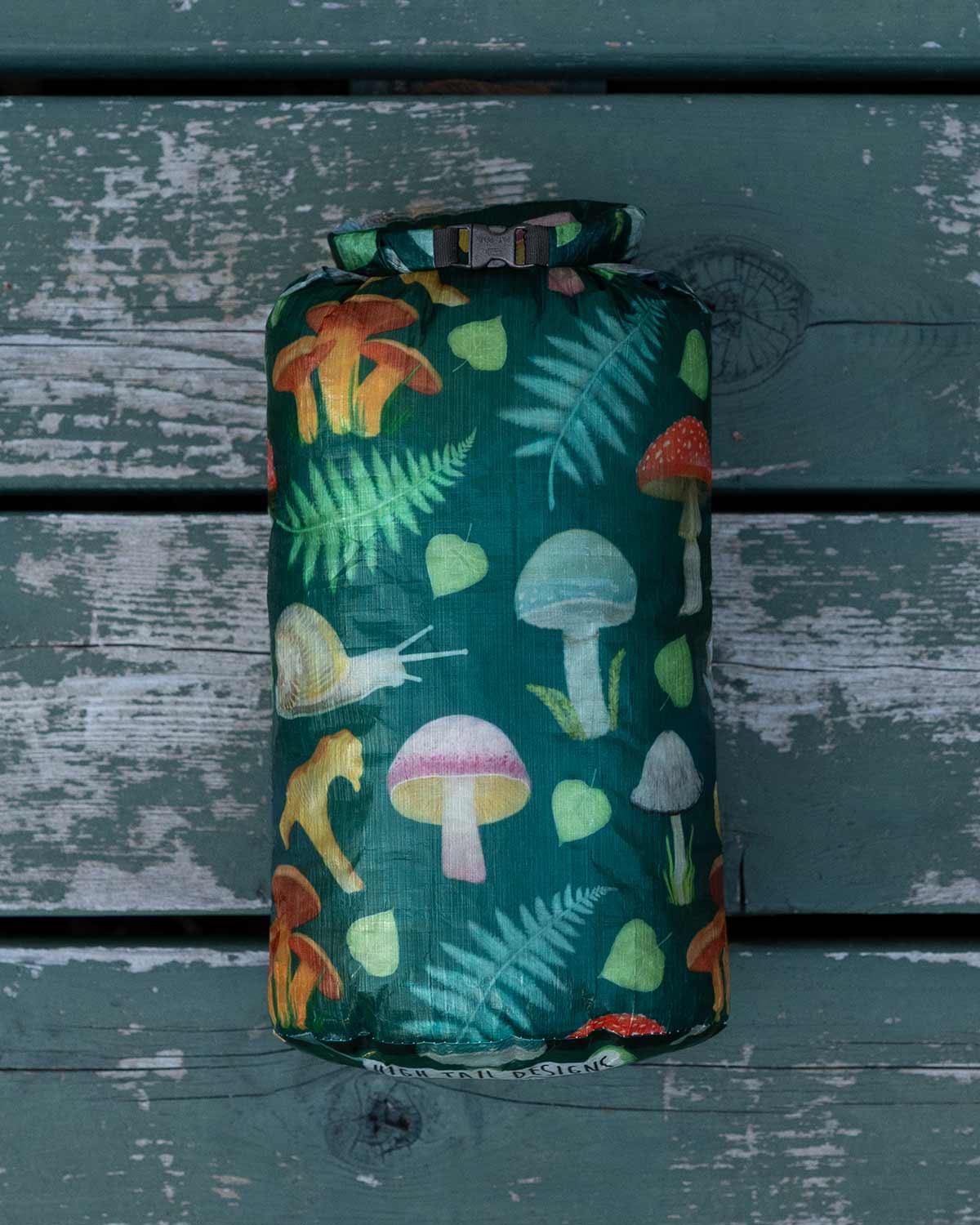 High Tail Designs Roll-Top Stuff Sack – Ash Ryan｜ポップなDCF製