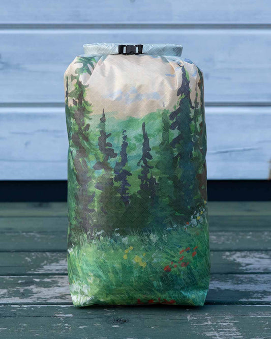 High Tail Designs TX50 Stuff Sacks Large|Hannah Beimborn Consider the Wildflowers|ロールトップスタッフサック使用イメージ