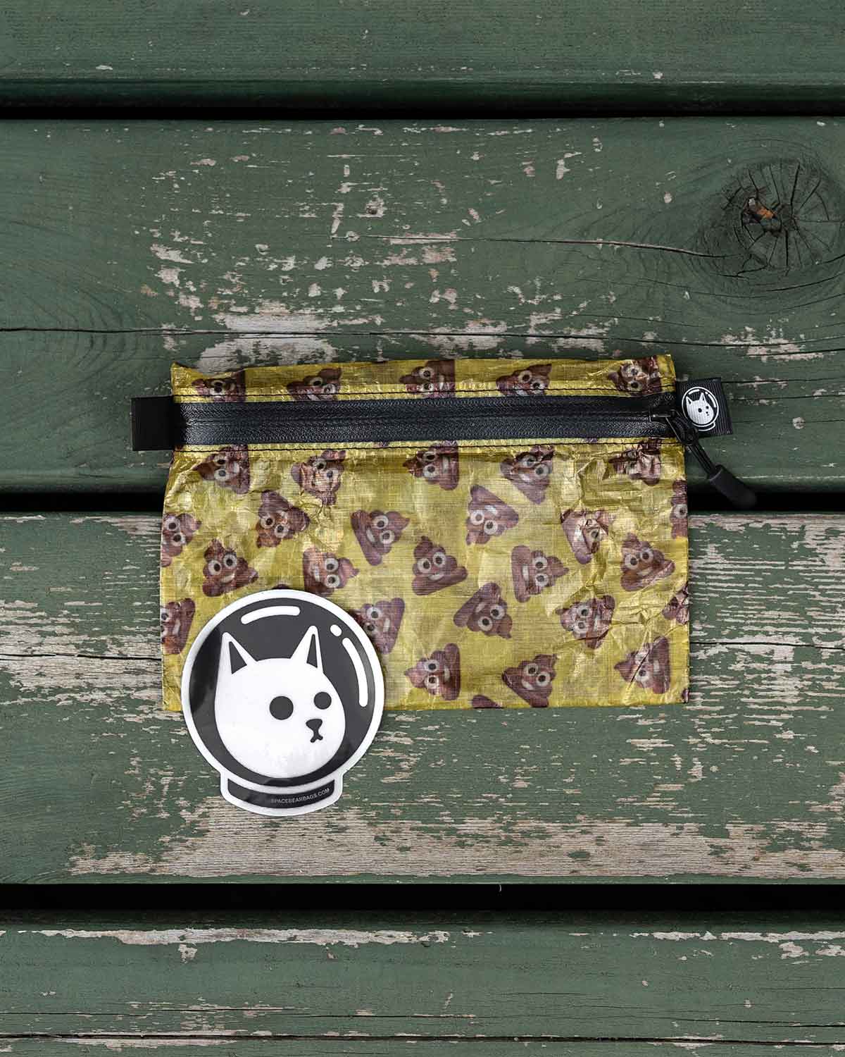 Space Bear Bags ステッカー|ブランドロゴ ディテール画像