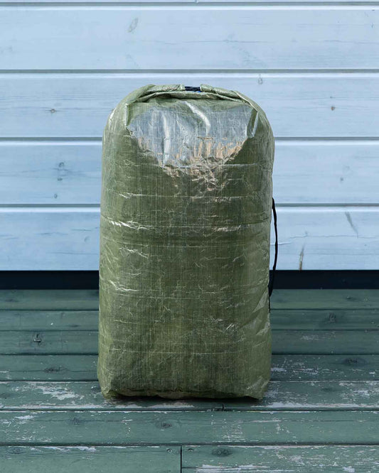 Zpacks Airplane Case|使用イメージ(立てかけた状態)