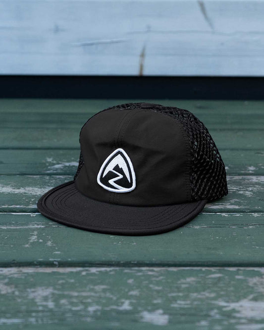Zpacks Foldable Trail Hat|製品画像|Black(ブラック)・斜めからのビュー