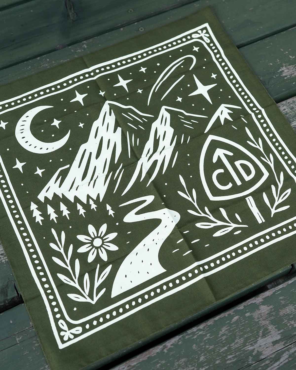 CDT Dark Sky Bandana ディテール画像｜コンチネンタル・ディバイド・トレイル公式デザインのコットンバンダナ
