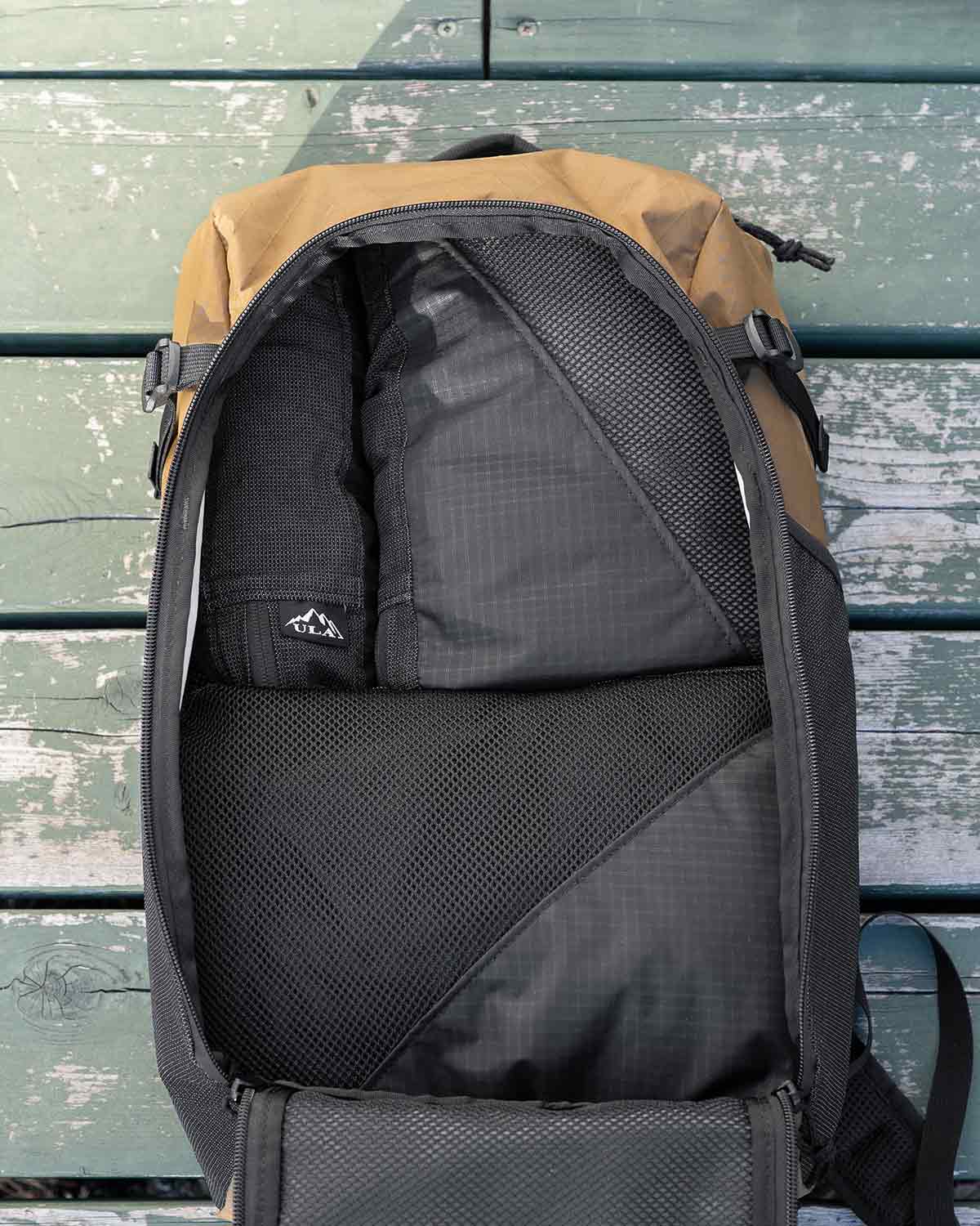 ULA Equipment Conforming Compression Cubes｜Dragonfly に Small・Medium・Large をすべて収納した使用イメージ