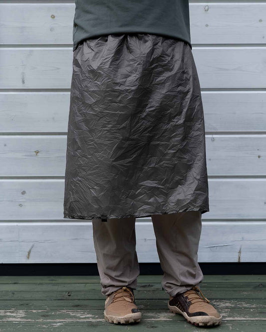 Enlightened Equipment Rain Wrap｜着用イメージ（正面）