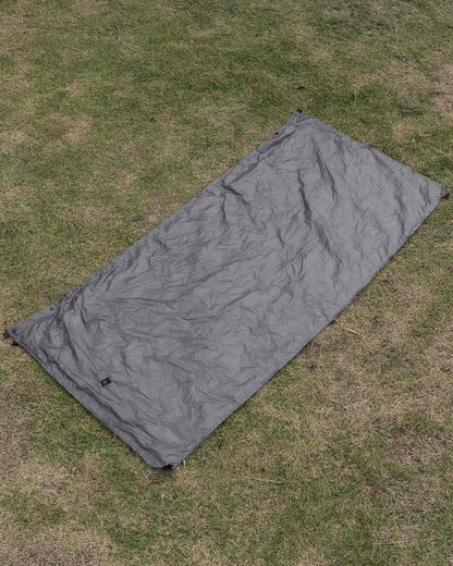 Enlightened Equipment Rain Wrap｜グランドシートとして広げた状態