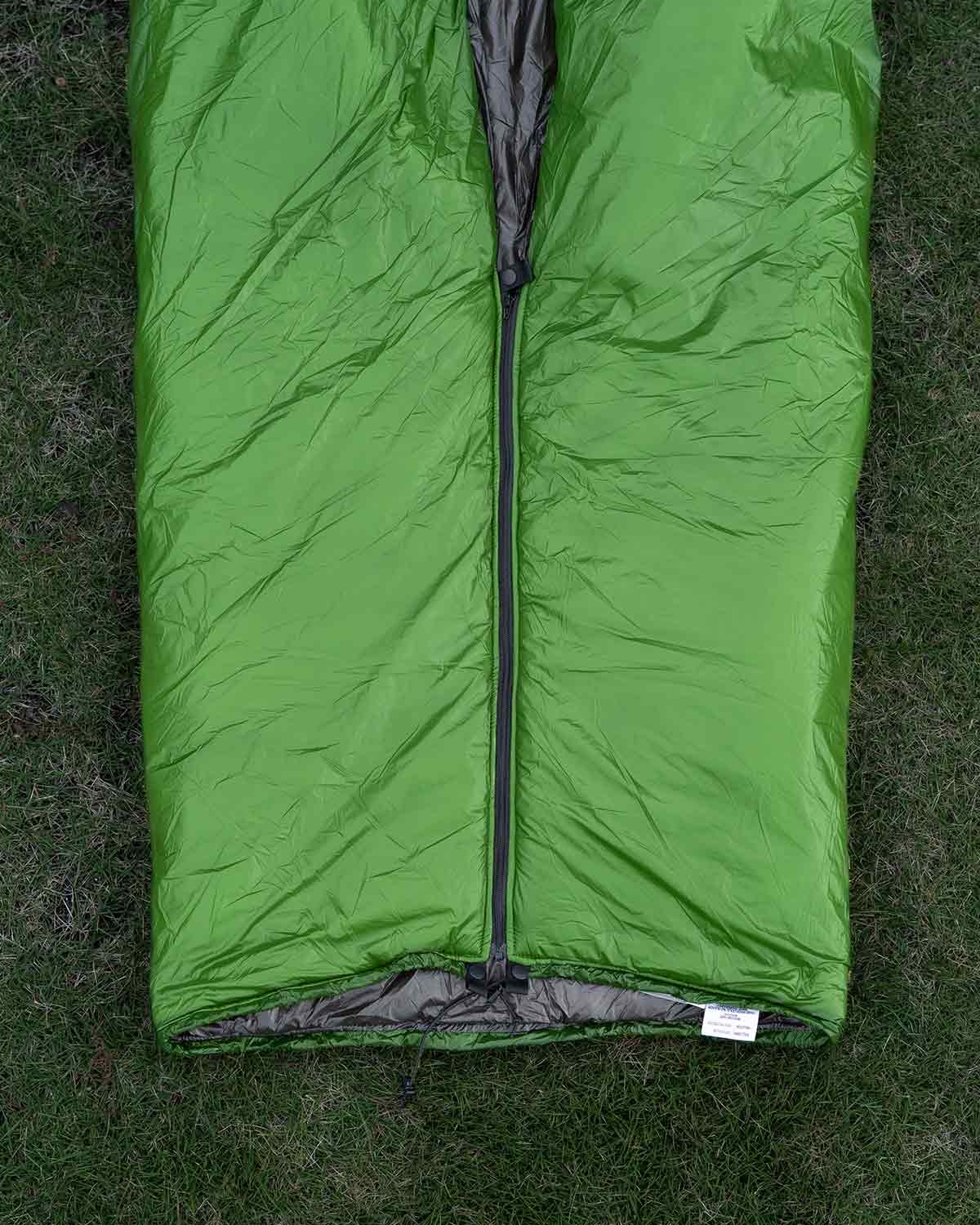 Enlightened Equipment Revelation APEX 30°F スリーピングキルト｜フットボックス（ジッパー部分）詳細