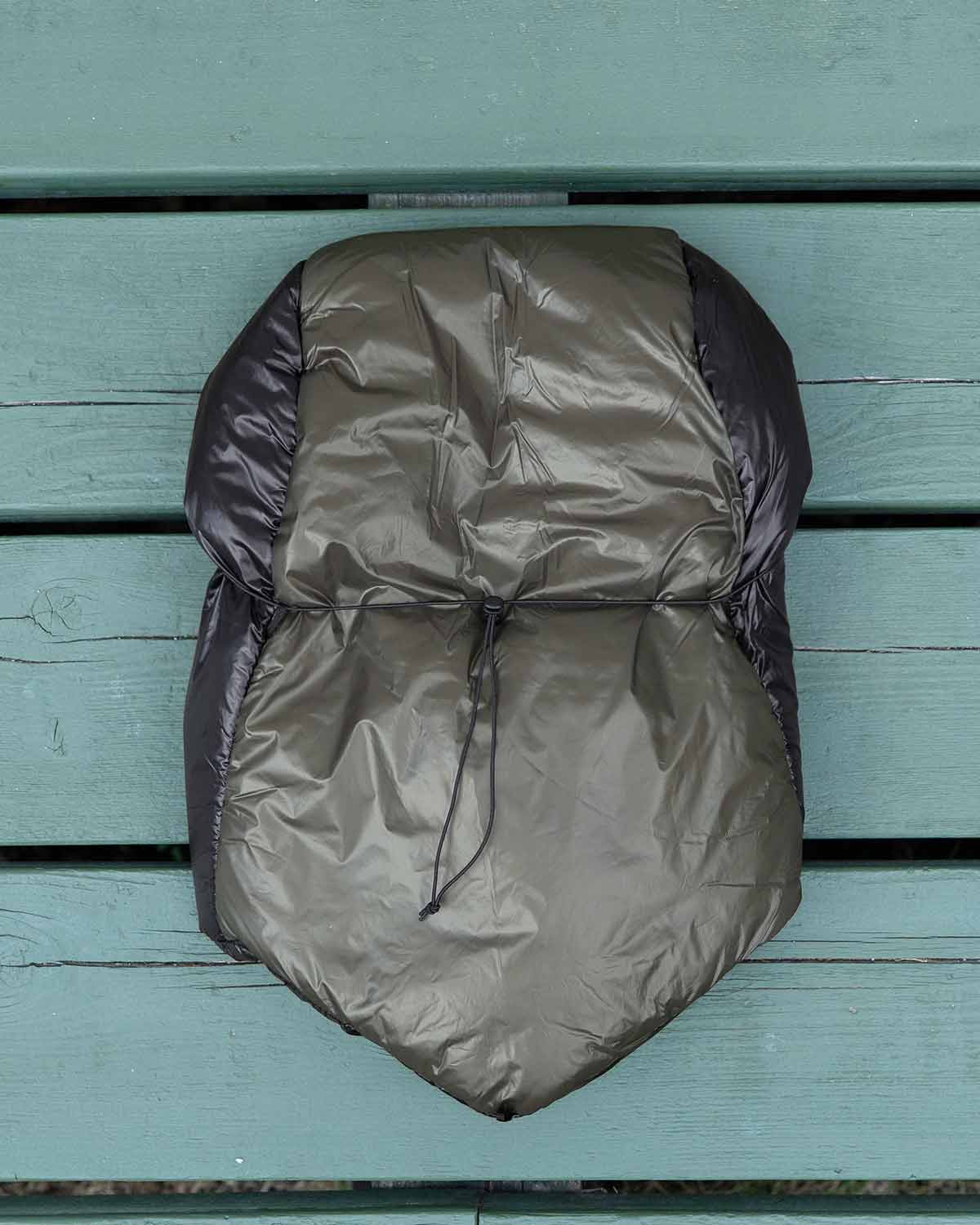 Enlightened Equipment Torrid Hood｜製品画像（背面）