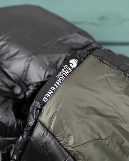 Enlightened Equipment Torrid Hood｜ロゴと素材感のディテール