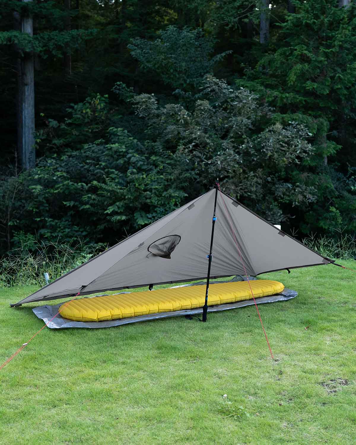Equinox Ultralite Poncho Shelter｜マットとの組み合わせイメージ