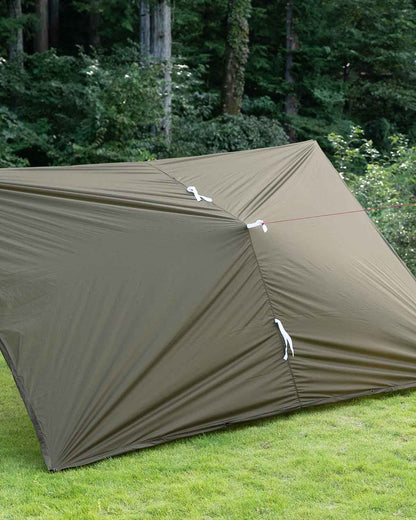 Equinox Globe Skimmer Ultralite Tarp｜背面3本のタイアウトループ詳細