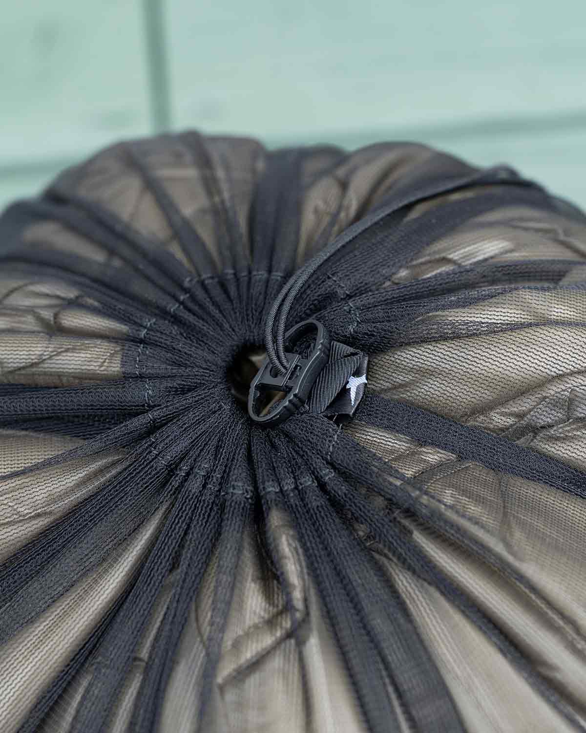 Gear Swifts Head Bug Net / Stuff Sack｜コードロック部分のディテール