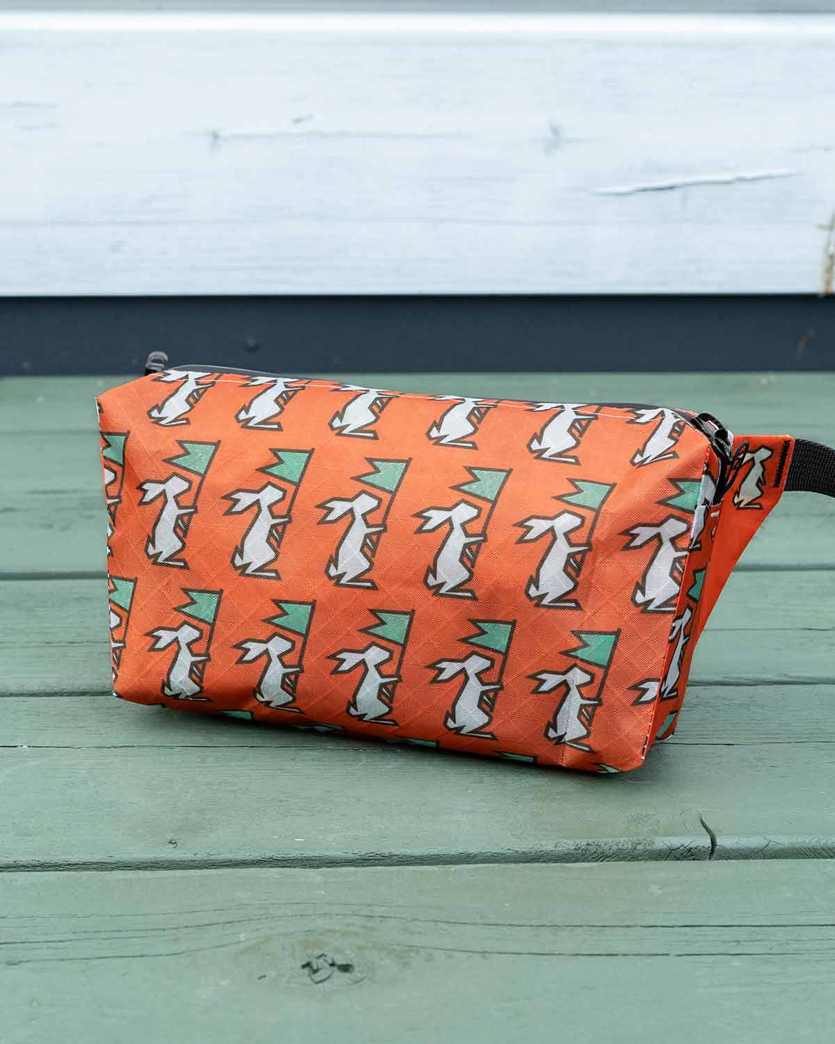 High Tail Designs The Ultralight Fanny Pack – TARCIT Limited｜Philly Orange 製品画像（正面）