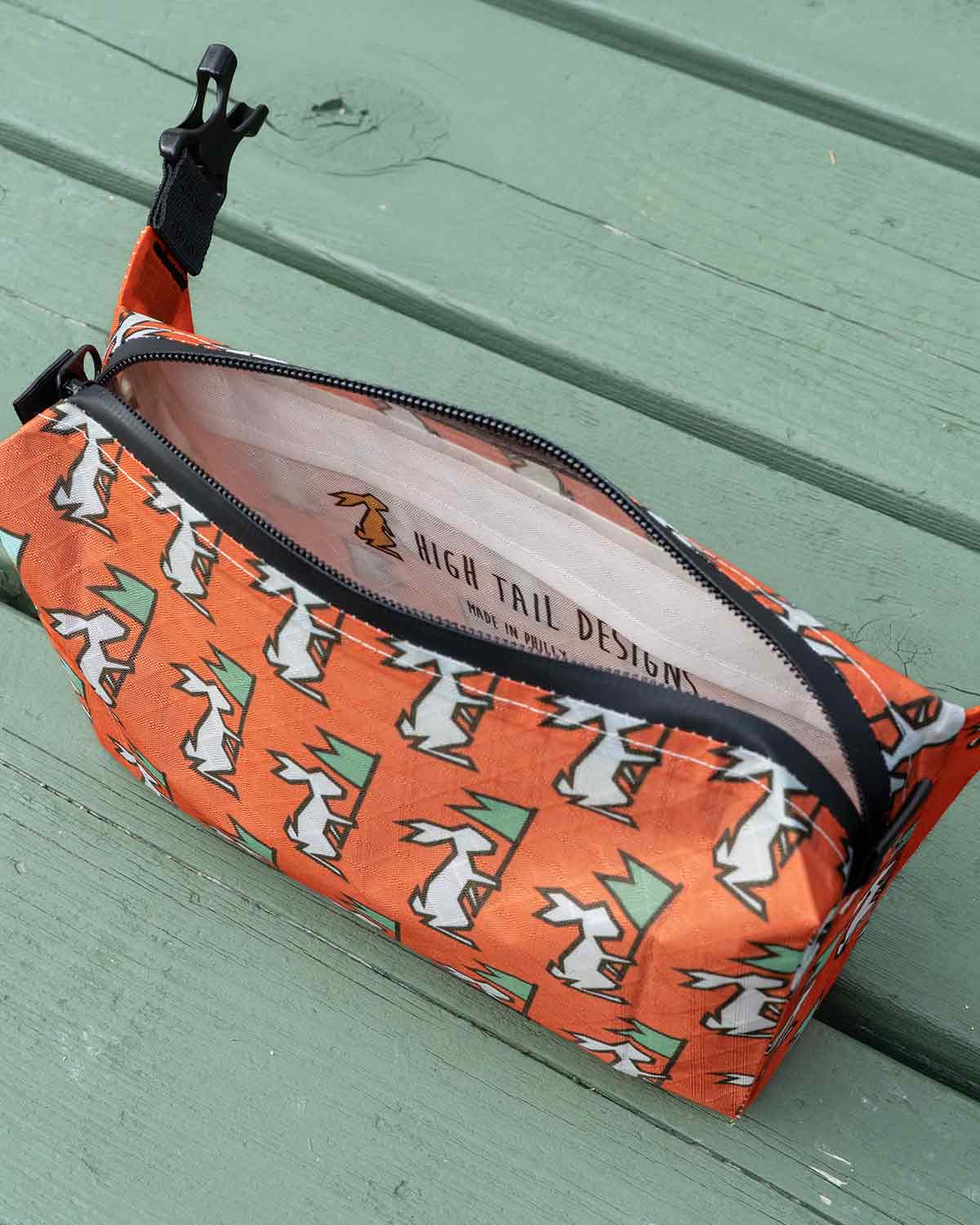High Tail Designs The Ultralight Fanny Pack – TARCIT Limited｜Philly Orange 内部ポケットのディテール
