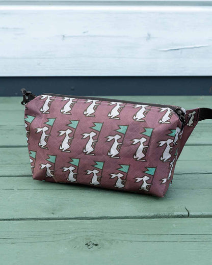 High Tail Designs The Ultralight Fanny Pack – TARCIT Limited｜Inadani Plum 製品画像（正面）