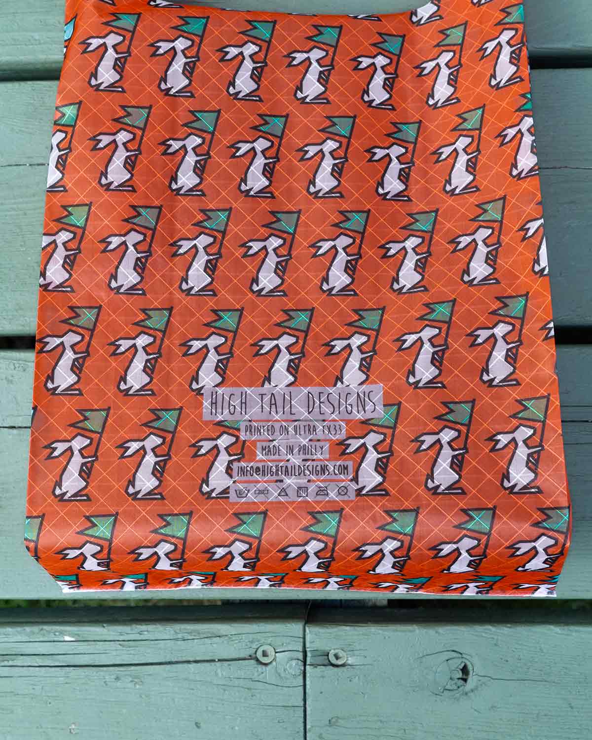 High Tail Designs TX33 Shopping Bags – TARCIT Limited｜ロゴ部分のディテール
