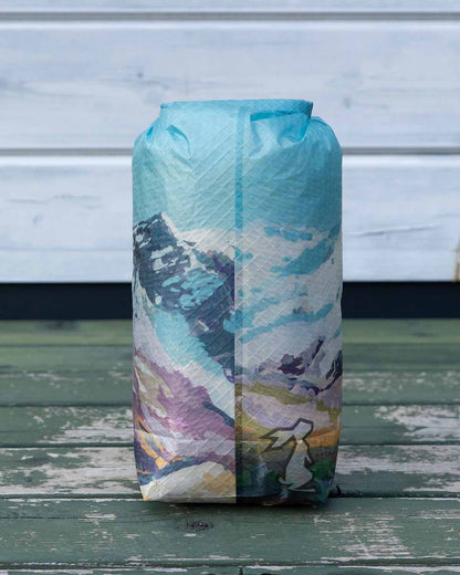 High Tail Designs TX50 Stuff Sacks Medium｜Hannah Beimborn Snowy Mountain Drive｜背面