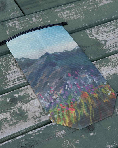 High Tail Designs TX50 Stuff Sacks Small｜Hannah Beimborn Mountain Flora｜プリントディテール