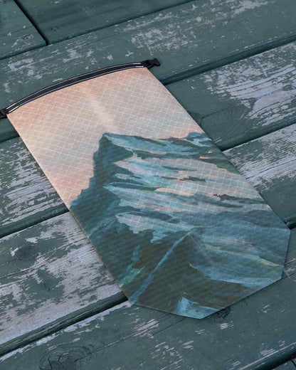 High Tail Designs TX50 Stuff Sacks Small｜Hannah Beimborn Mountain Glow｜プリントディテール