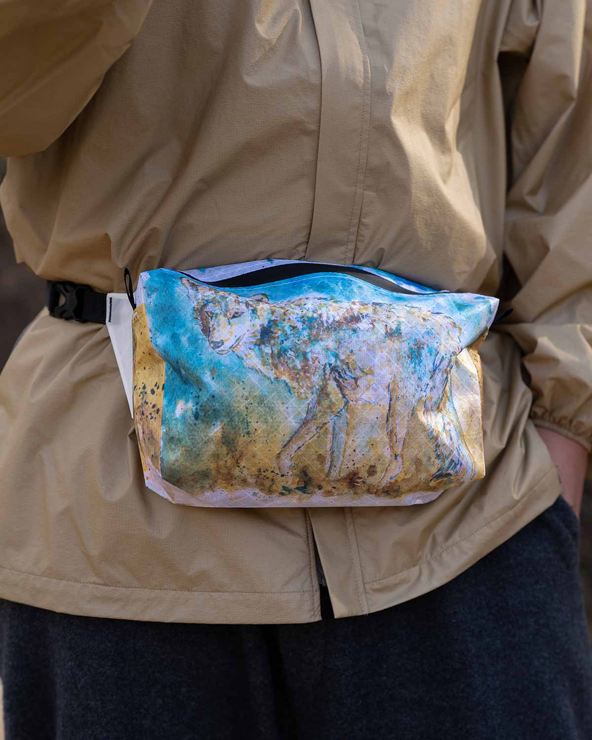 High Tail Designs Ultralight Fanny Pack v1.5｜Andrew Marshall Coyote｜着用イメージ（TX95モデル）