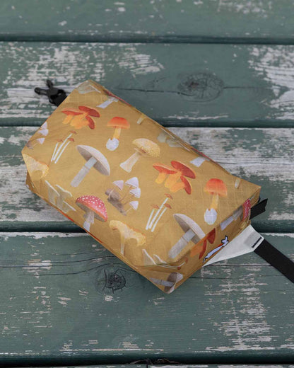 High Tail Designs Ultralight Fanny Pack v1.5｜Ash Ryan Botany Poster｜TX95モデル 製品外観