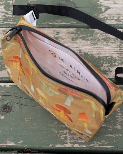 High Tail Designs Ultralight Fanny Pack v1.5｜Ash Ryan Botany Poster｜内面ディテール（TX95モデル）