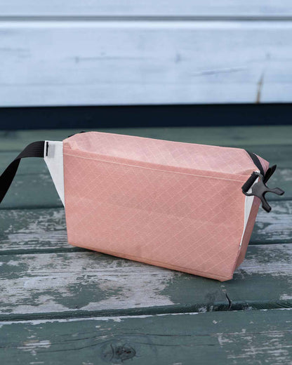 High Tail Designs Ultralight Fanny Pack v1.5｜Coral｜背面ポケット ディテール（TX95モデル）