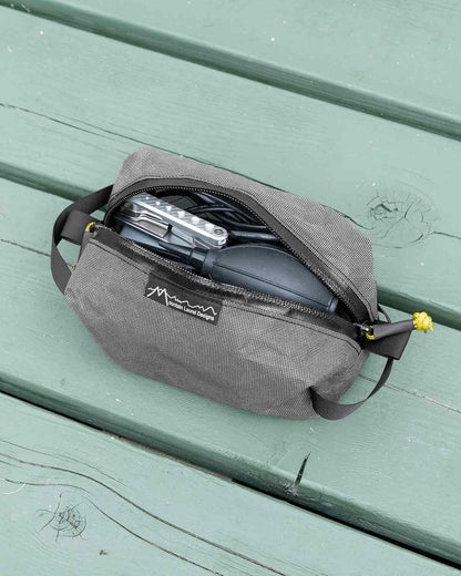 Mountain Laurel Designs Dopp Kit Bag｜Ultra 100X カメラ小物の収納イメージ