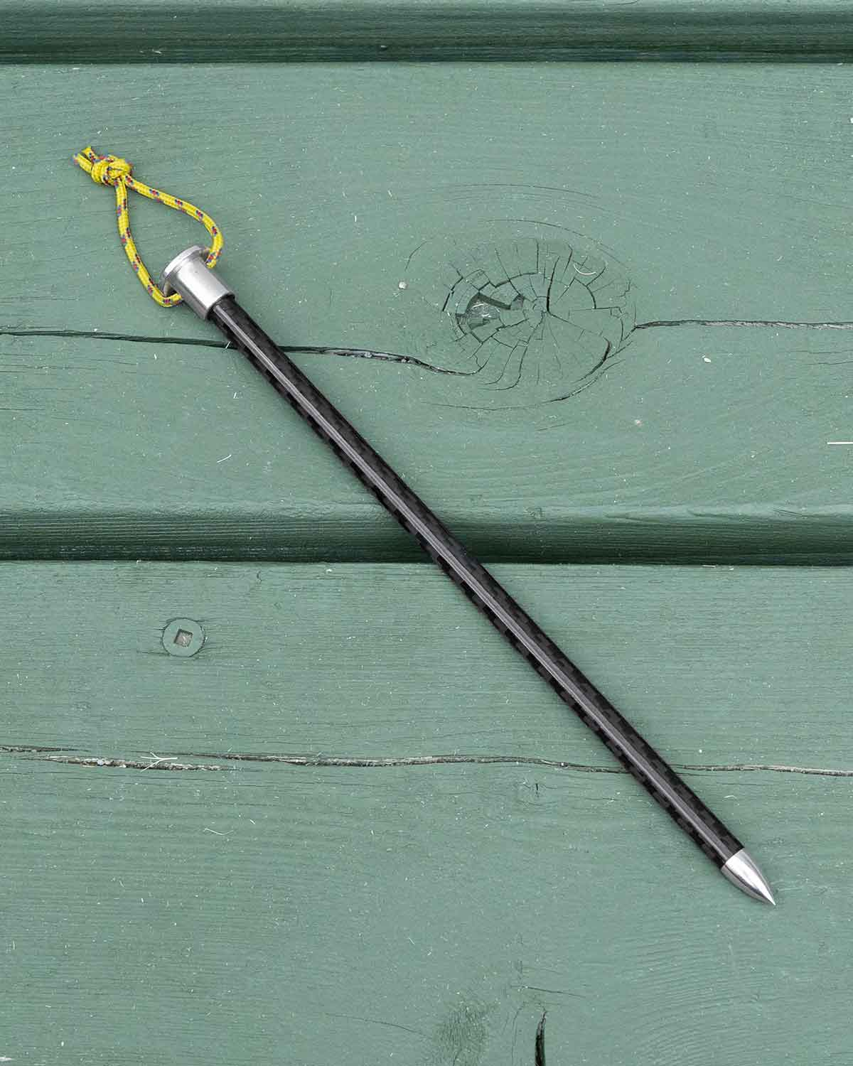 Mountain Laurel Designs Carbon Fiber NanoNail Tent Stakes｜製品画像（8.5インチ）