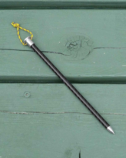 Mountain Laurel Designs Carbon Fiber NanoNail Tent Stakes｜製品画像（8.5インチ）