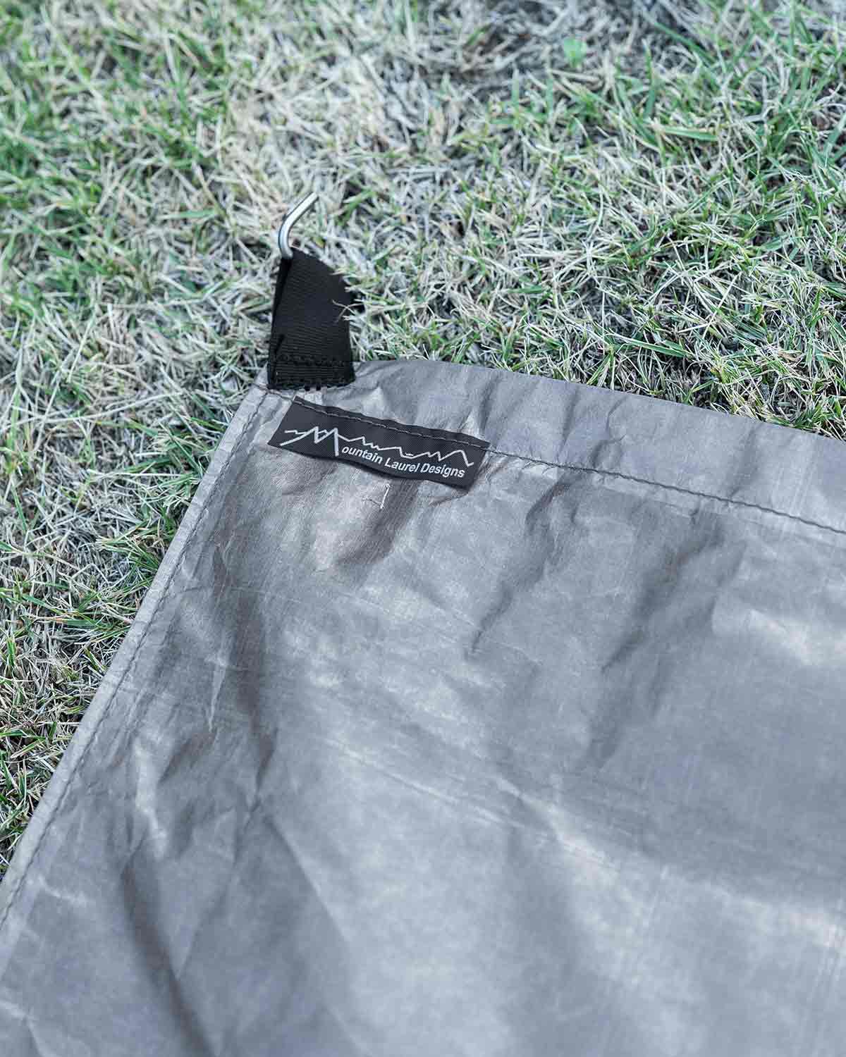 Mountain Laurel Designs DCF Ground Cloth｜ロゴ・素材感・タイアウトループのディテール