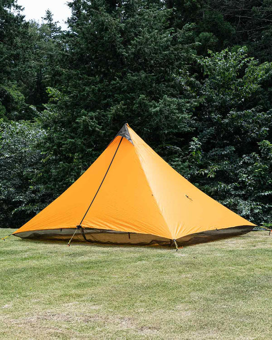 Mountain Laurel Designs DuoMid Orange｜バグネットスカート付きの設営イメージ