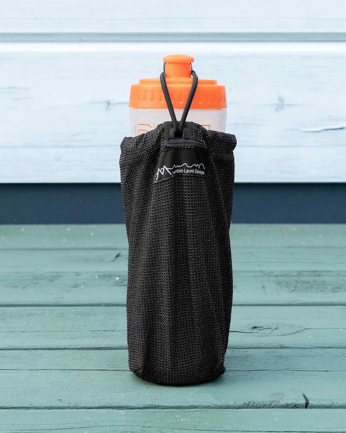 Mountain Laurel Designs Shoulder Bottle Pocket｜スポーツボトルの収納イメージ