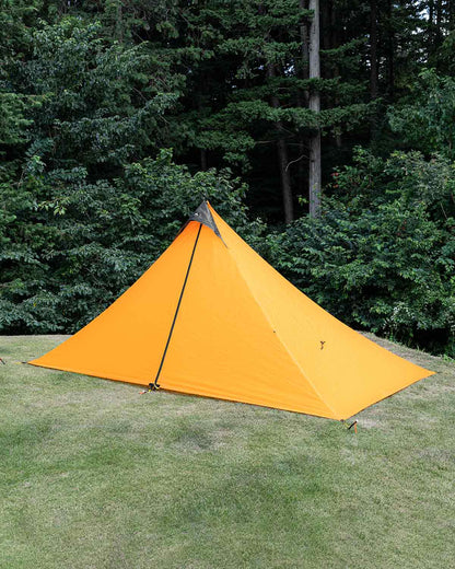 Mountain Laurel Designs SoloMid XL Orange｜斜めから見た設営イメージ