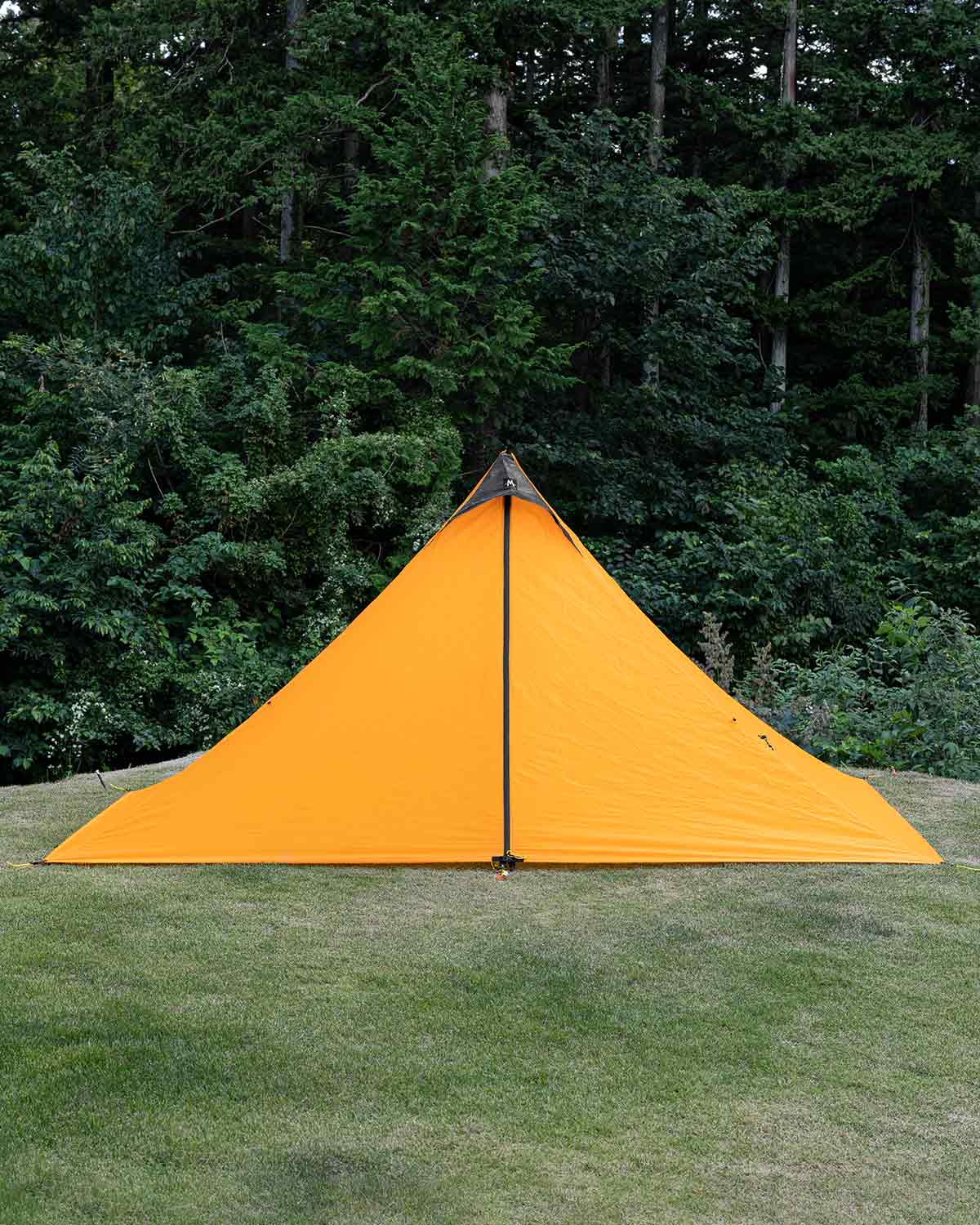 Mountain Laurel Designs SoloMid XL Orange｜正面から見た設営イメージ