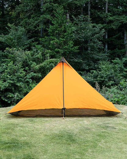 Mountain Laurel Designs SoloMid XL Orange｜バグネットスカート付きの正面設営イメージ