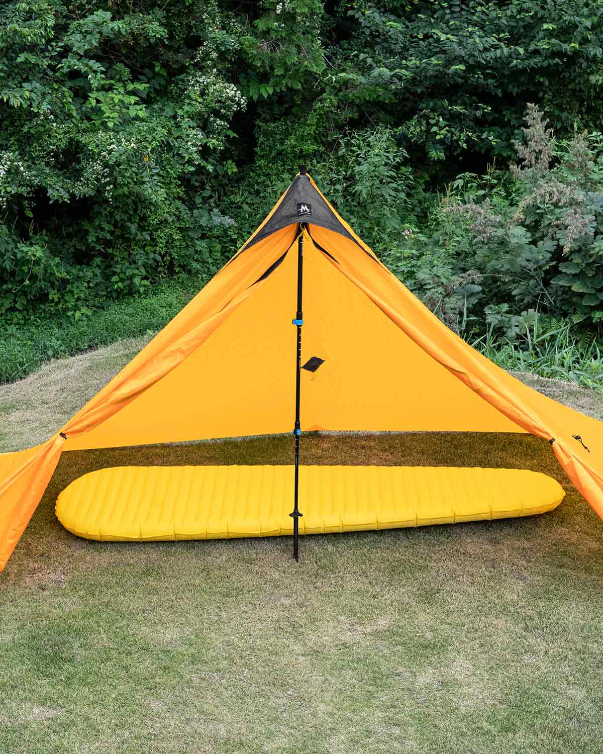 Mountain Laurel Designs SoloMid XL Orange｜エアマットを置いた内部の使用イメージ