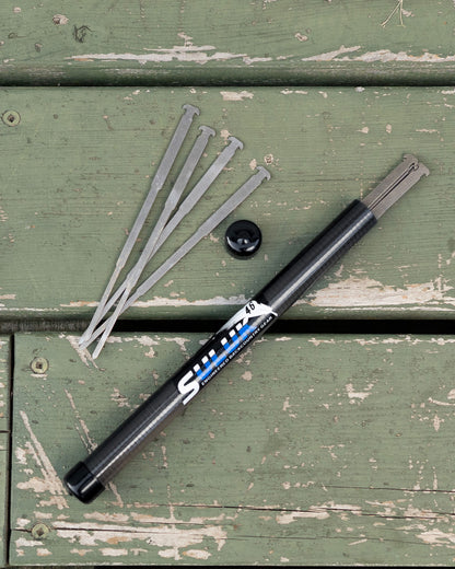 SULUK 46 Atani Titanium Tent Stakes｜使用イメージ｜Carbon Fiber Storage Tube に収納