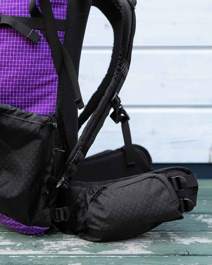 ULA Equipment Circuit SV｜ディテール画像 ヒップベルト収納ポケット（Purple／Robic）