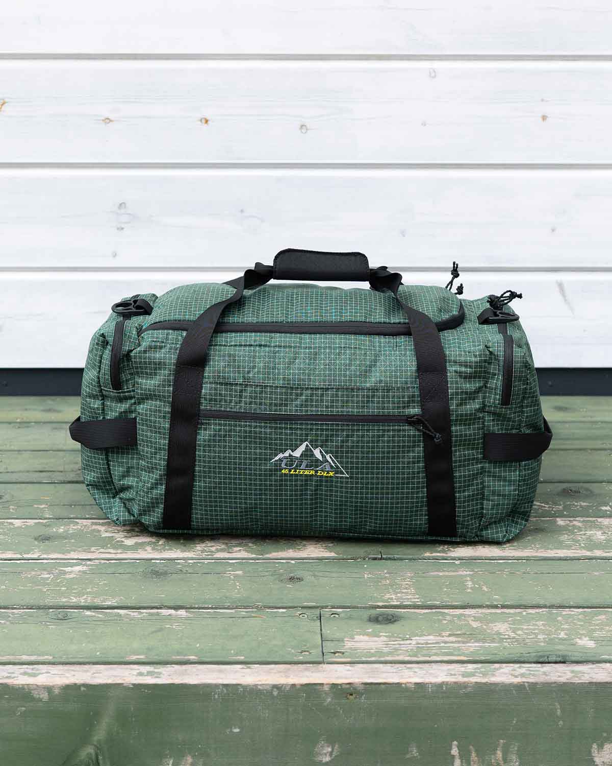 ULA Equipment DLX Duffle Bag｜Brushed Green 45L モデル 正面ビュー（製品画像）