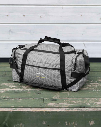 ULA Equipment DLX Duffle Bag｜Grey 45L モデル ストラップを取り付けた状態（製品画像）