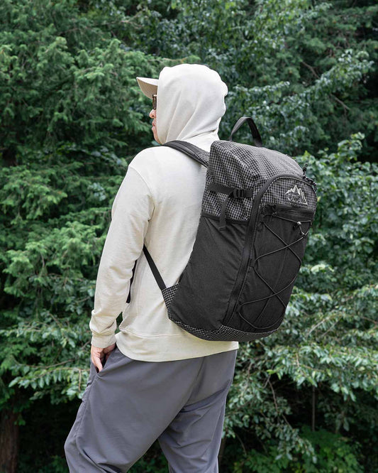 ULA Equipment Dragonfly 36L｜Robic Black モデル（着用イメージ）