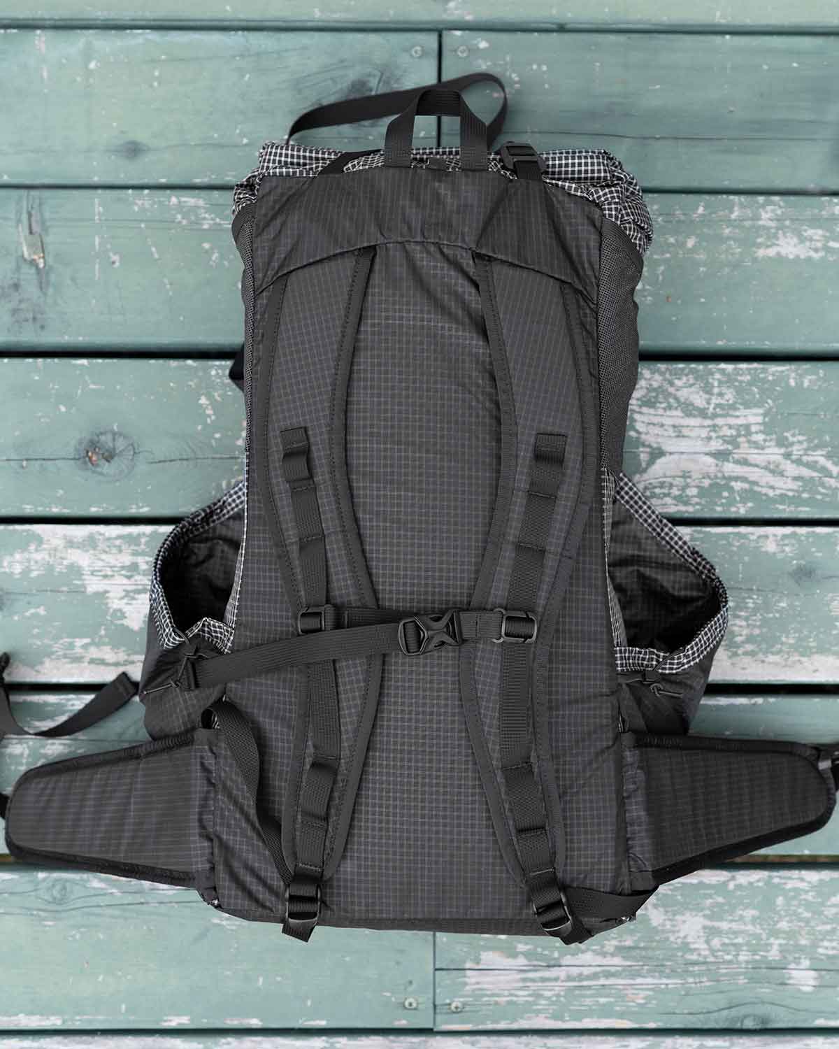 ULA Equipment Nexus｜製品画像 背面（Black Beauty／UltraGrid）