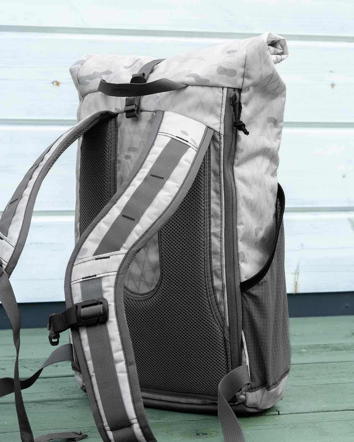 ULA Equipment Node｜Bespoke｜S型ショルダーストラップとフォームパッド入りバックパネル