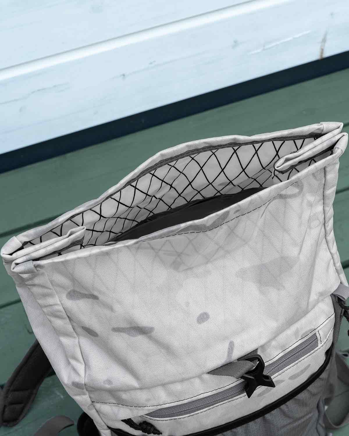ULA Equipment Node｜Bespoke｜ロールトップ開口部のディテール