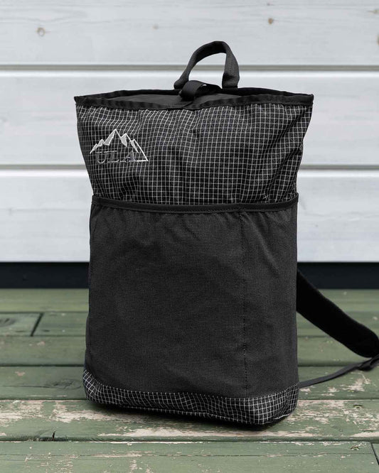 ULA Equipment ROBIC PACKRAT（ロビック・パックラット） Black｜製品画像 斜め