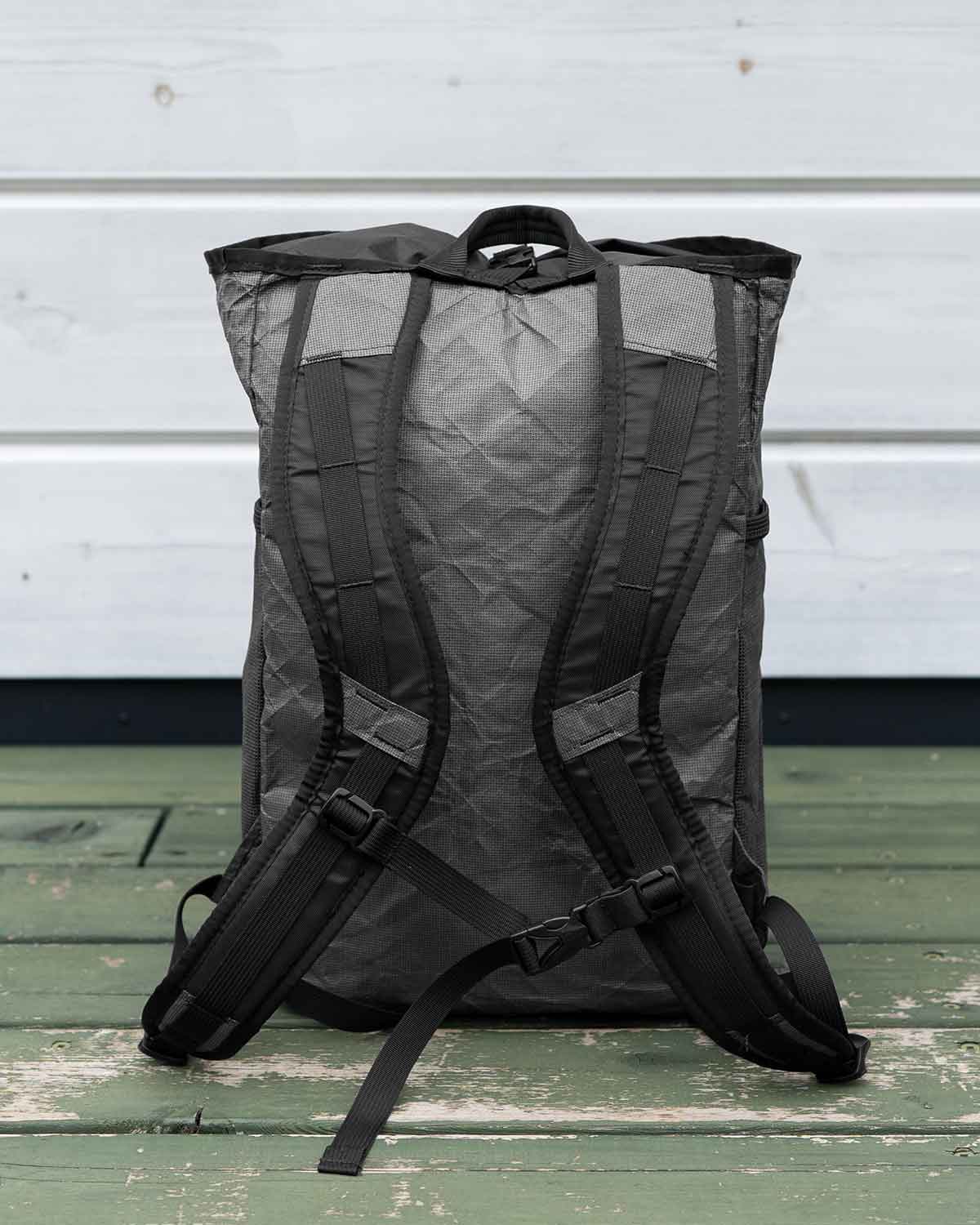 ULA Equipment ULTRA PACKRAT｜製品画像 背面 ショルダーハーネス詳細