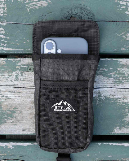 ULA Equipment Polarity Magnetic Pocket｜Ultra 200X Black スマートフォン収納時の使用イメージ