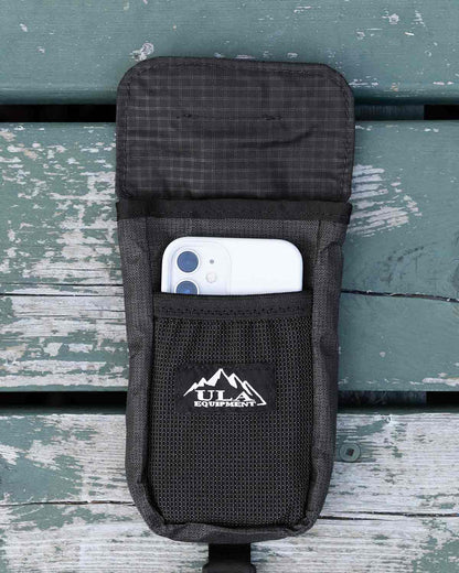 ULA Equipment Polarity Magnetic Pocket｜Ultra 200X Black フラップを開いた状態の使用イメージ