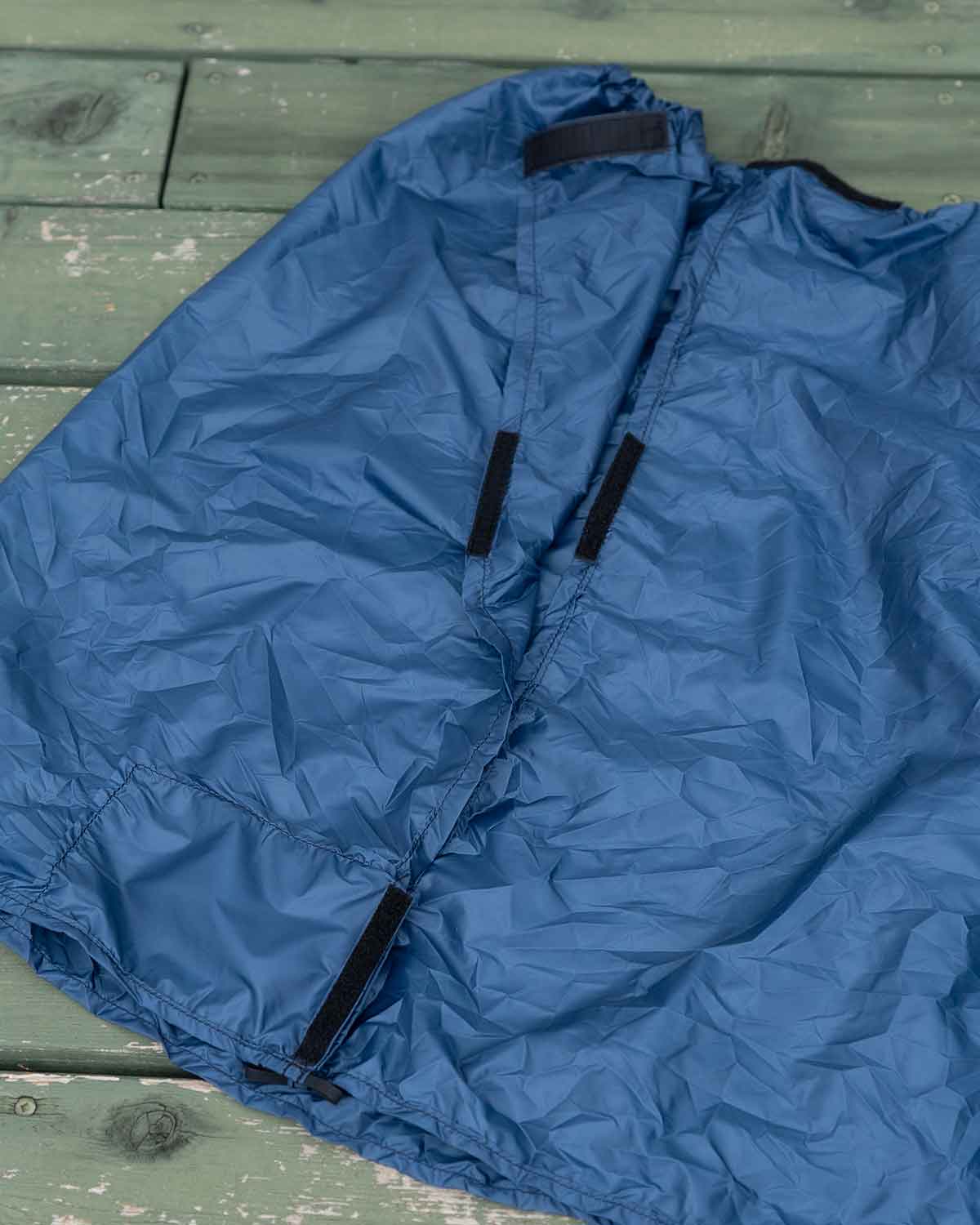 ULA Equipment Rain Kilt｜製品画像（Deep Blue・ベルクロ部分詳細）